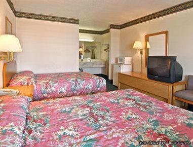 Days Inn Mcdonough Room photo